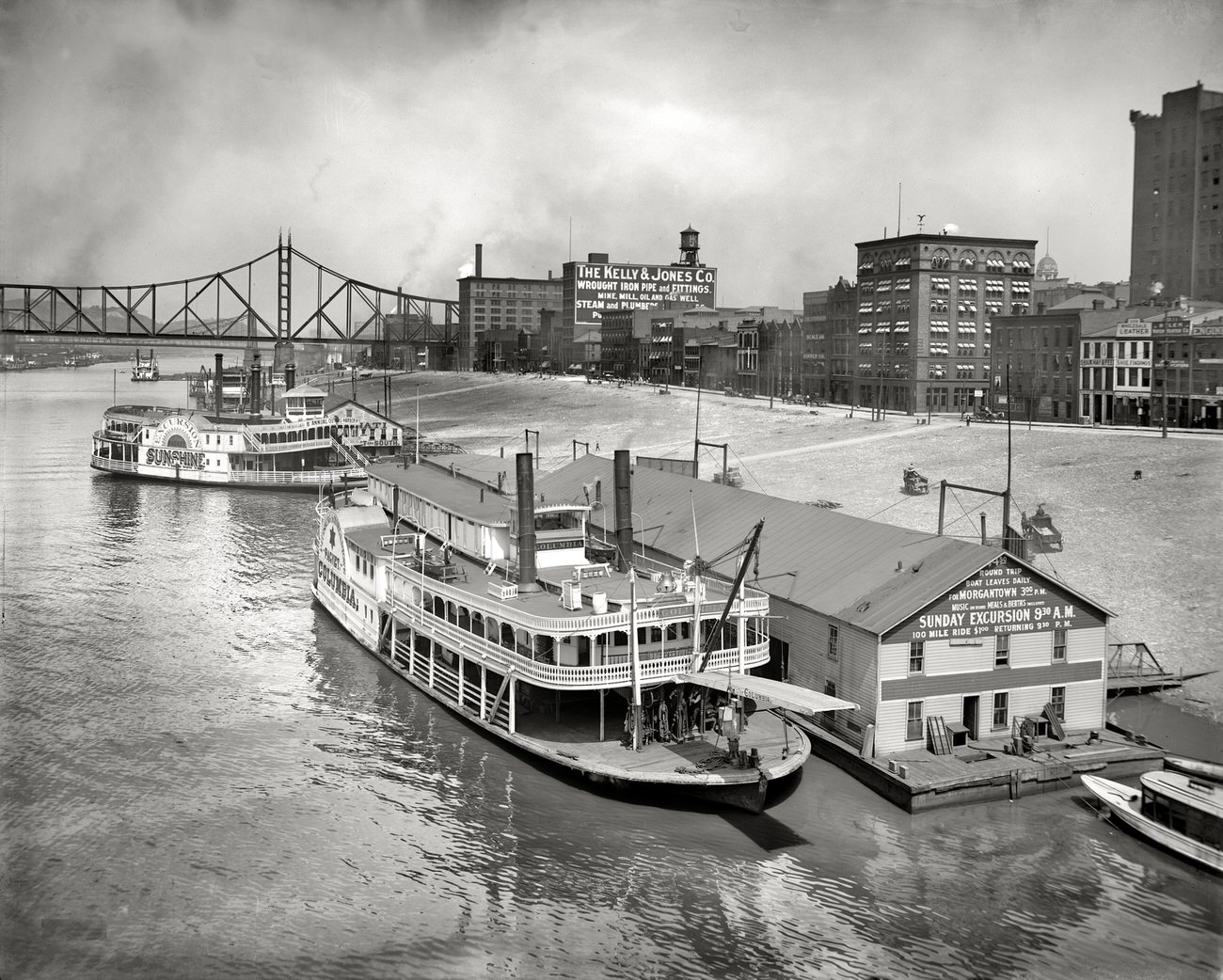 Monongahela River Levee, Pittsburgh, Pennsylvania, 1910