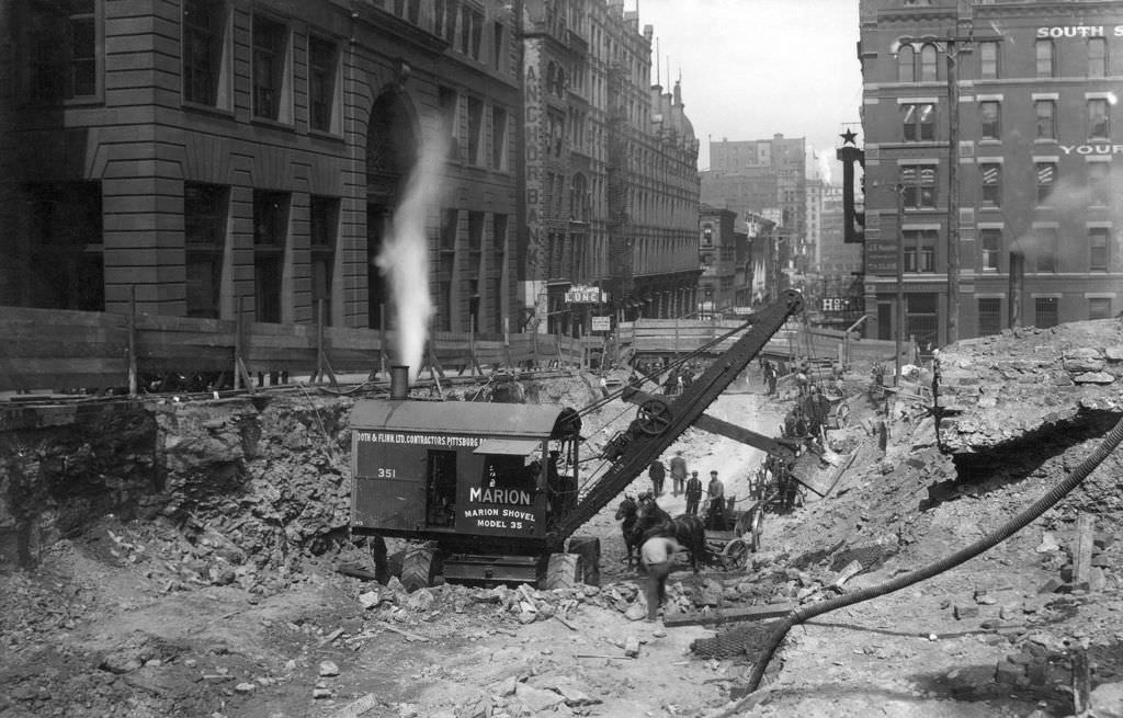 Hump Cut Near Carnegie Building, 1912