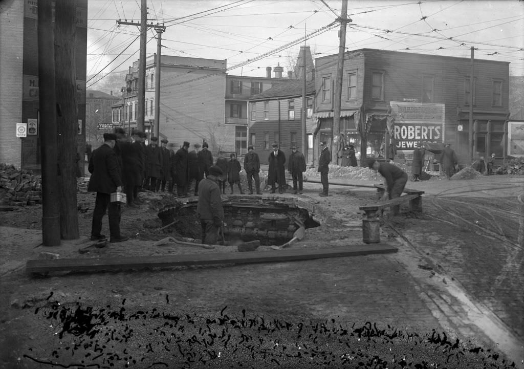 Work at Ohio and Stanton, looking northeast, 1920.