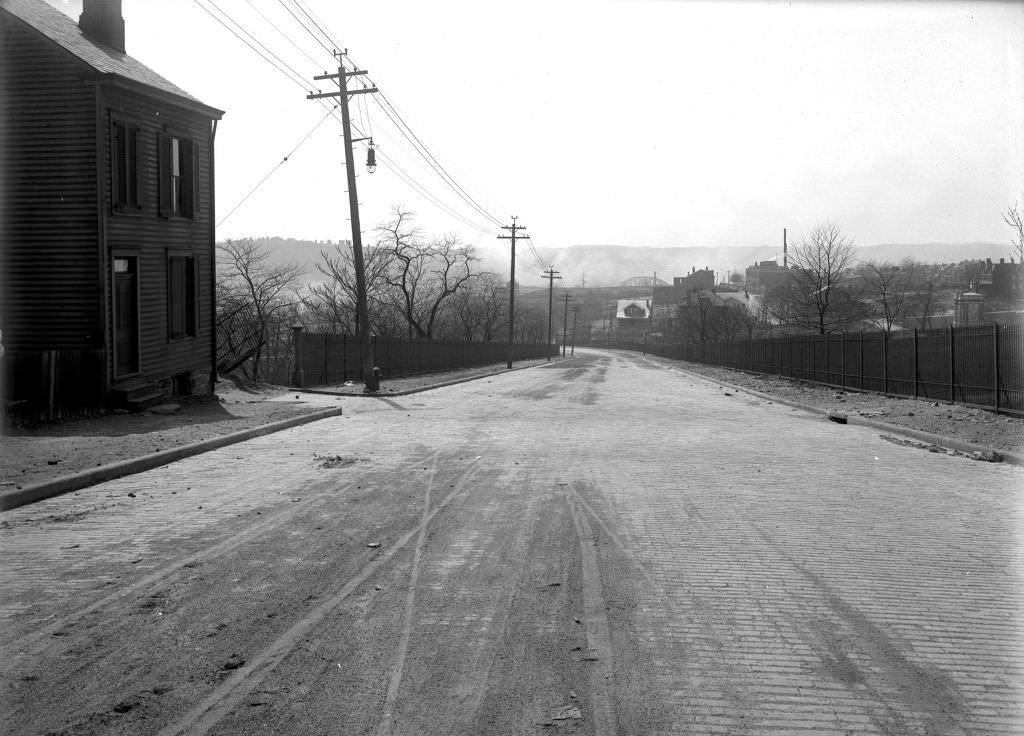 Marshall Avenue and Twain Street view, 1920.