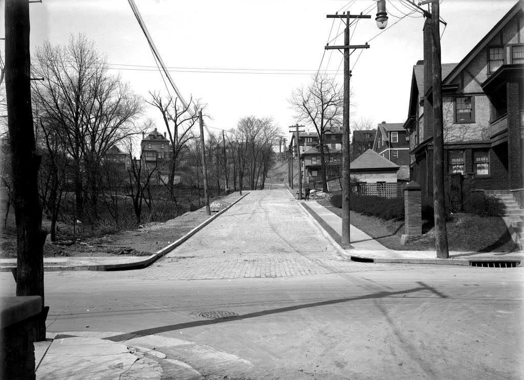 Wapello Street towards Aquatic Way, 1920.