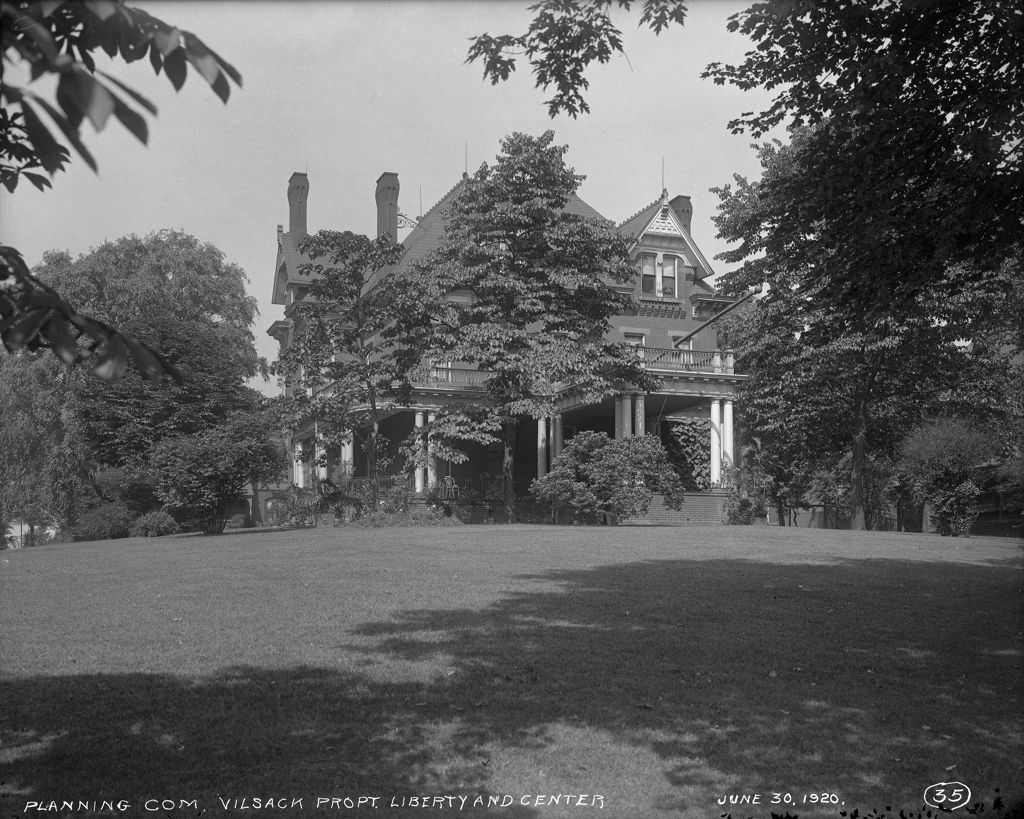 Scenic view near Liberty and Center Avenues, 1920.