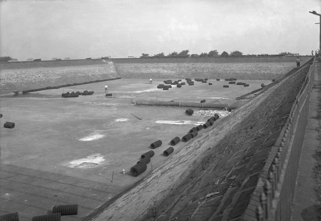 Clean basin at Herron Hill Reservoir, 1920.