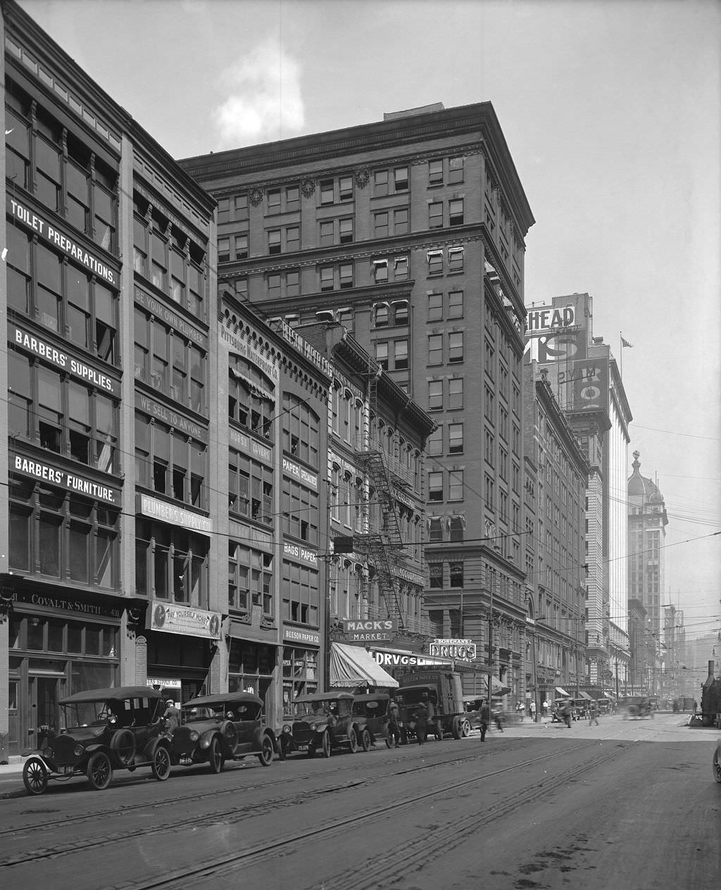 Empire Building on Liberty Avenue, 1920.