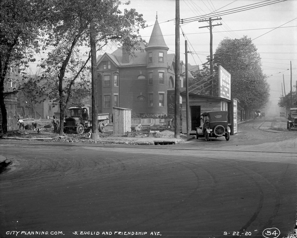 Construction and homes at South Euclid and Friendship Avenue, 1920.