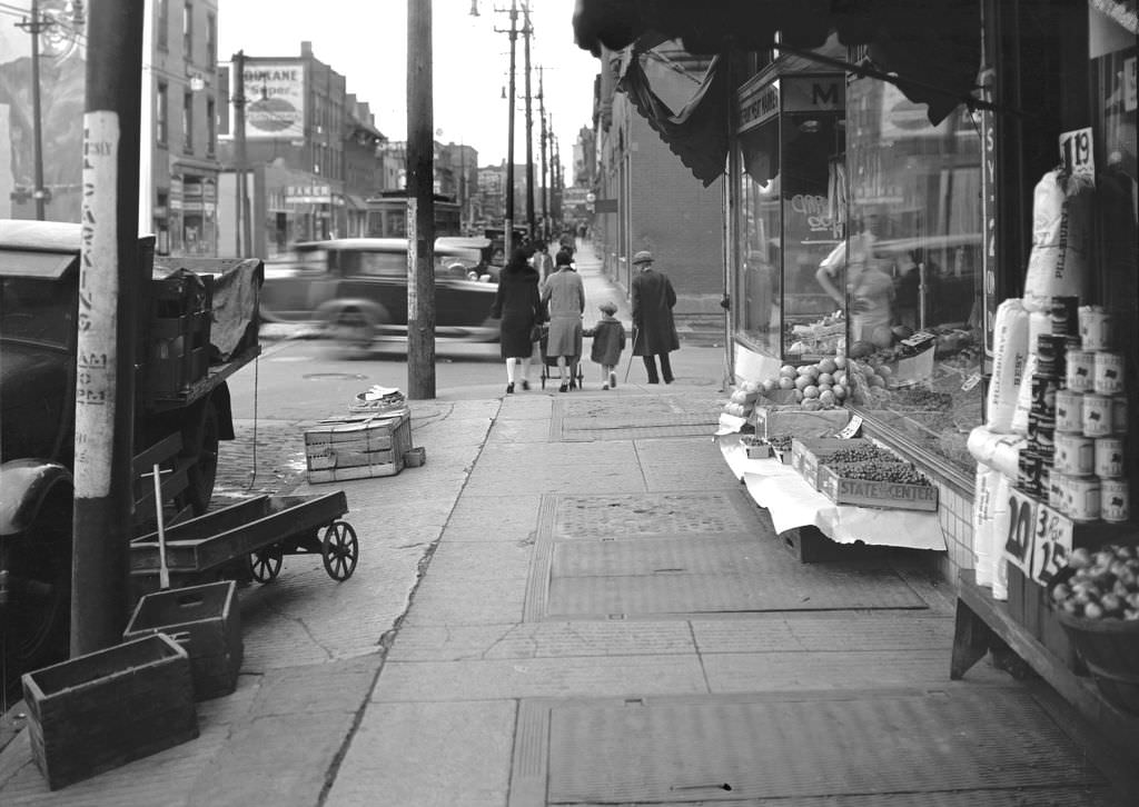 Frankstown Avenue looking west, fruits and vegetables, 1929.