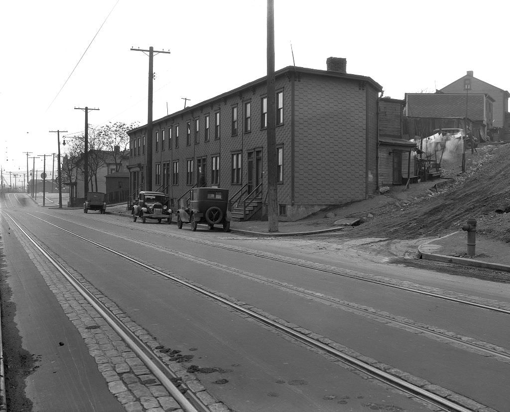 Properties on California Avenue at Marvista intersection, 1929.