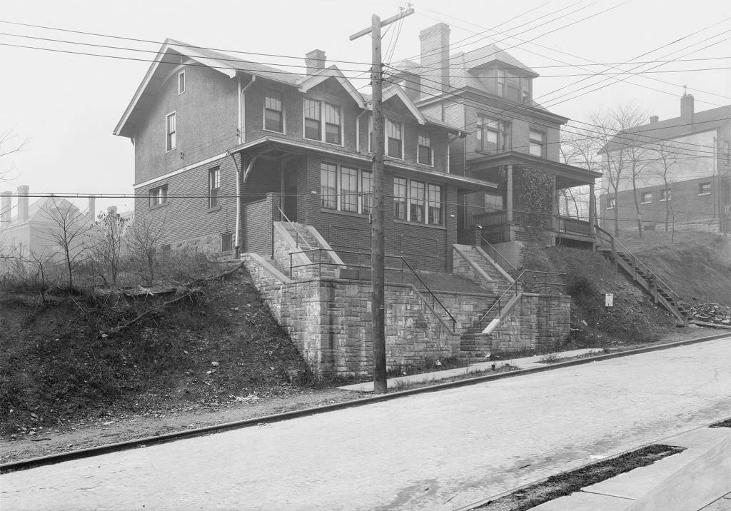 C.T. Gracy's residence at 1036 Mirror Street, 1929.