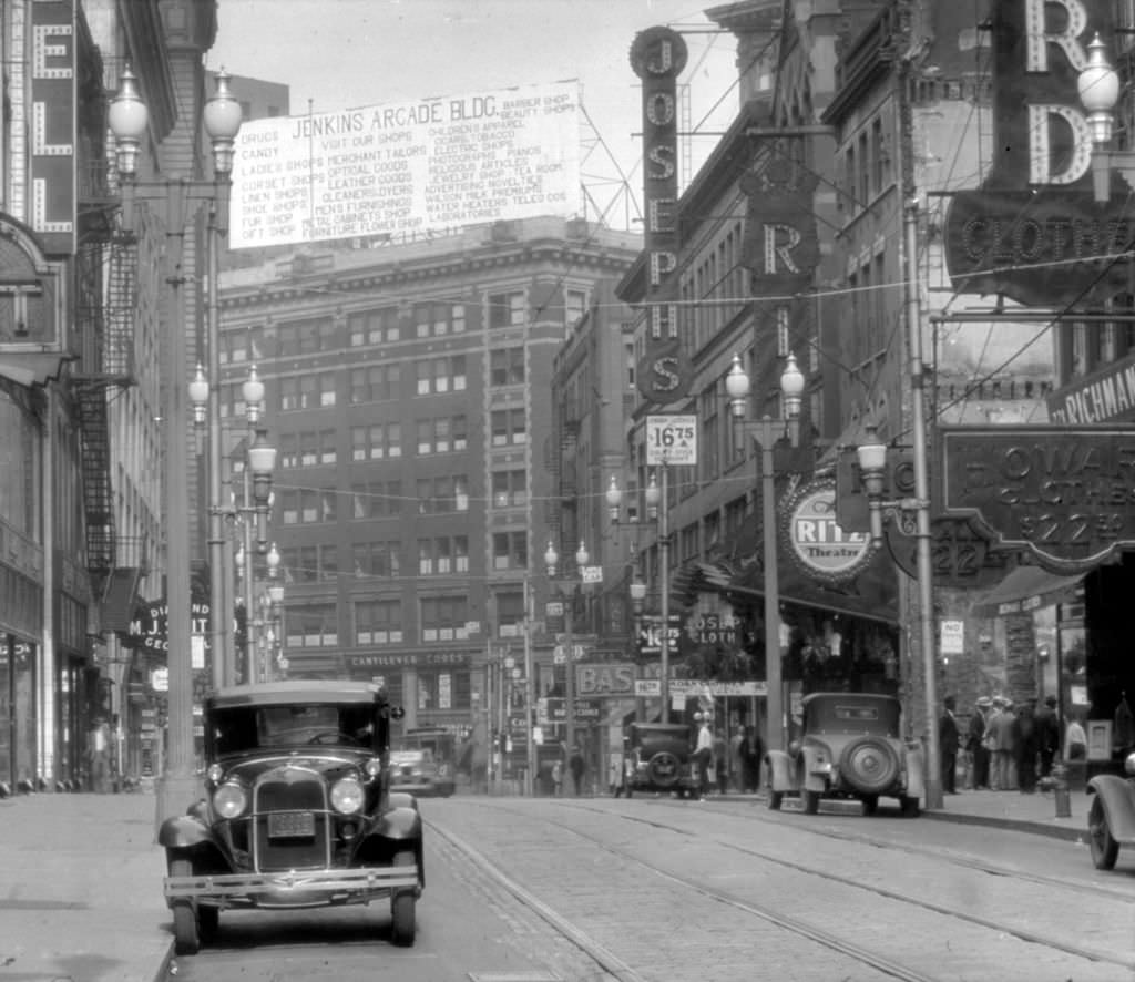 West view on Fifth Avenue, Jenkins Arcade and other shops, 1931