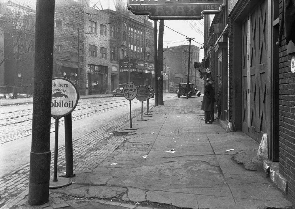 1913-1915 Centre Avenue, looking west, 1931