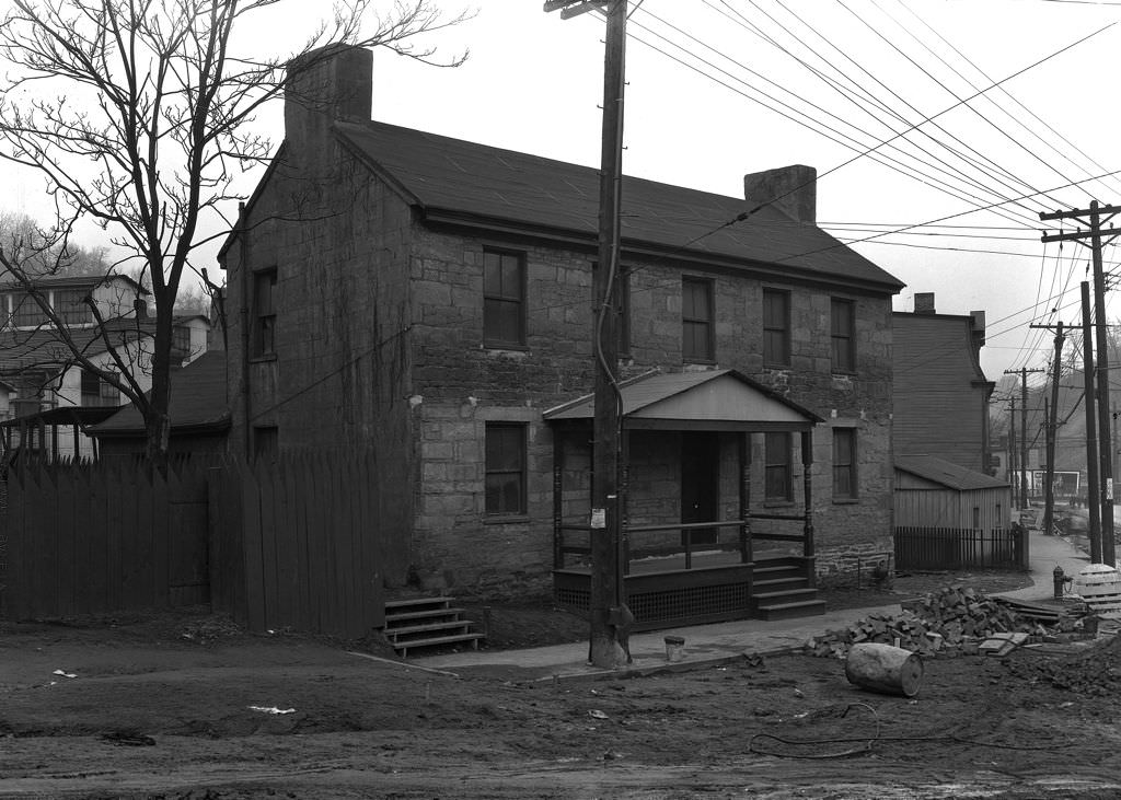 Old Stone Tavern on 434 Greentree Road, 1931