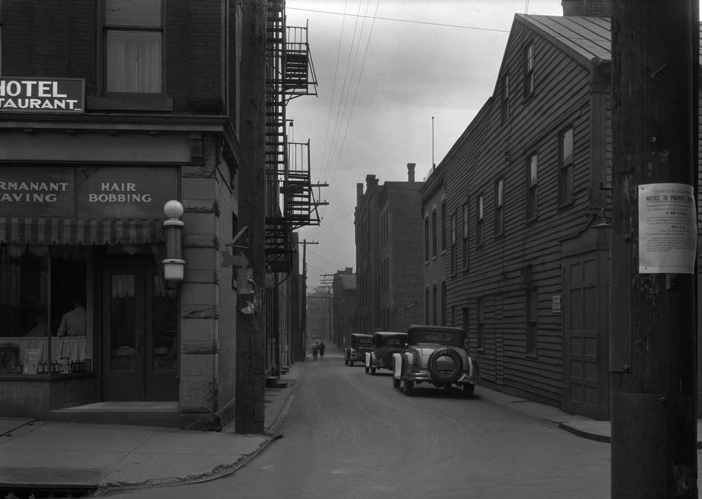 East Diamond Street, looking east, 1931