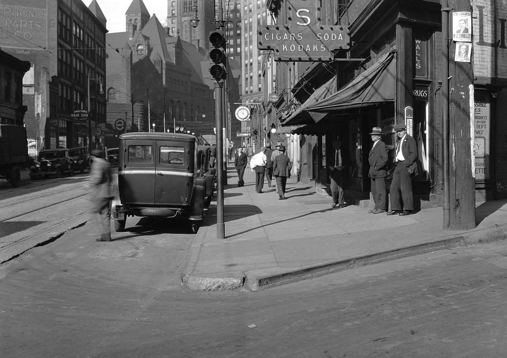 Tunnel Street on Fifth Avenue, shows curb cut back, 1930