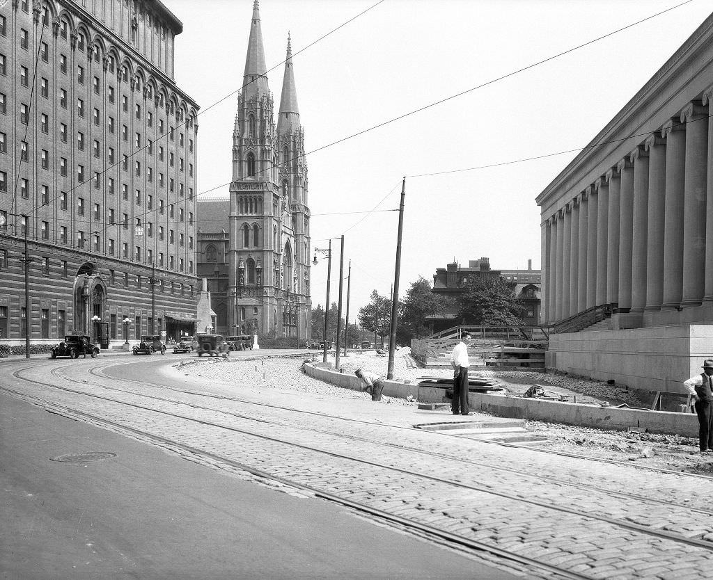 Fifth Avenue from Bellfield, Mellon Institute construction, 1933