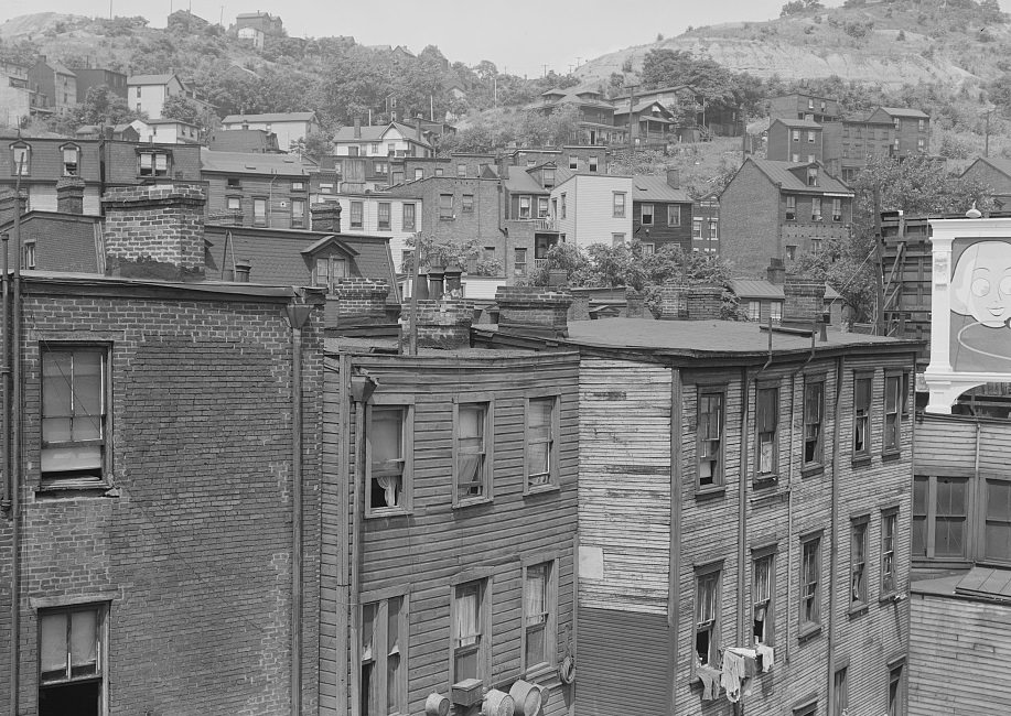 Monongahela riverside houses, Pittsburgh, Pennsylvania, 1938.