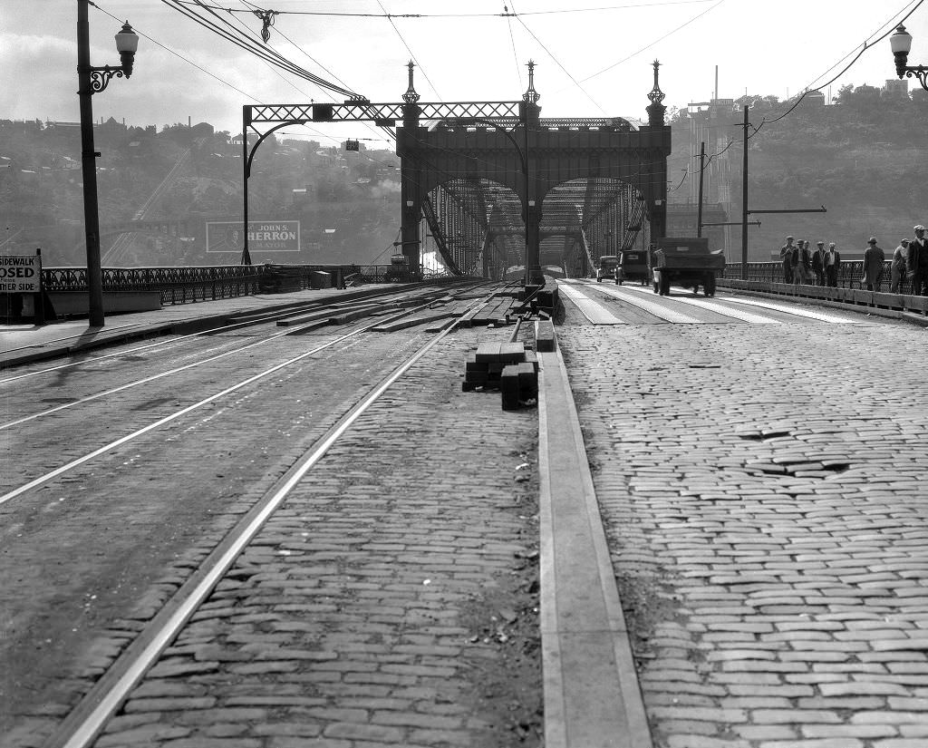 Smithfield Bridge, South view from north approach with Monongahela Incline, 1933.