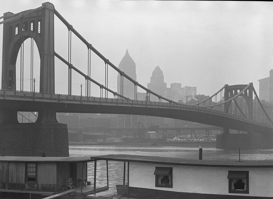 Allegheny River bridge, Pittsburgh, Pennsylvania, 1938.