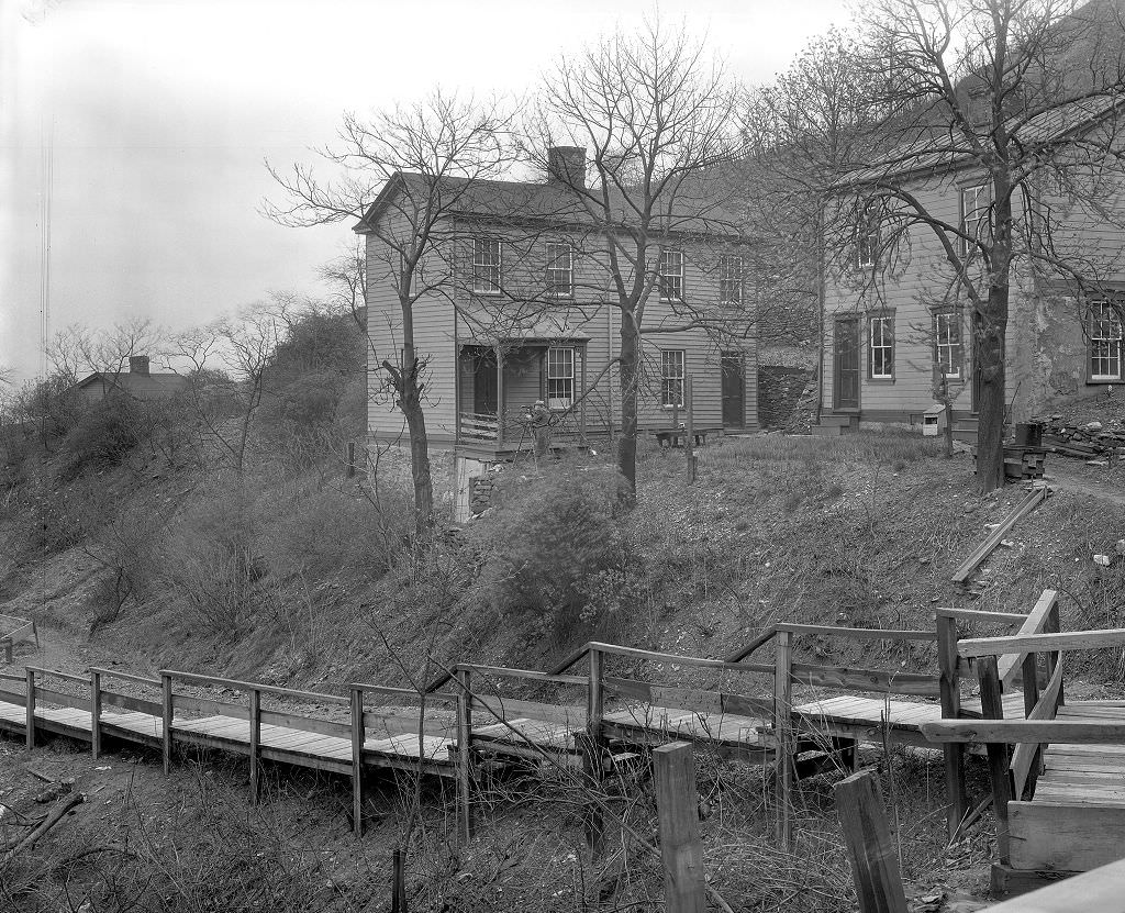 William Street Landslide, Pittsburgh, Pennsylvania, 1933.