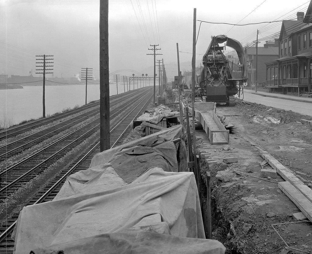 West Carson Street wall progress, Pittsburgh, Pennsylvania, 1933.