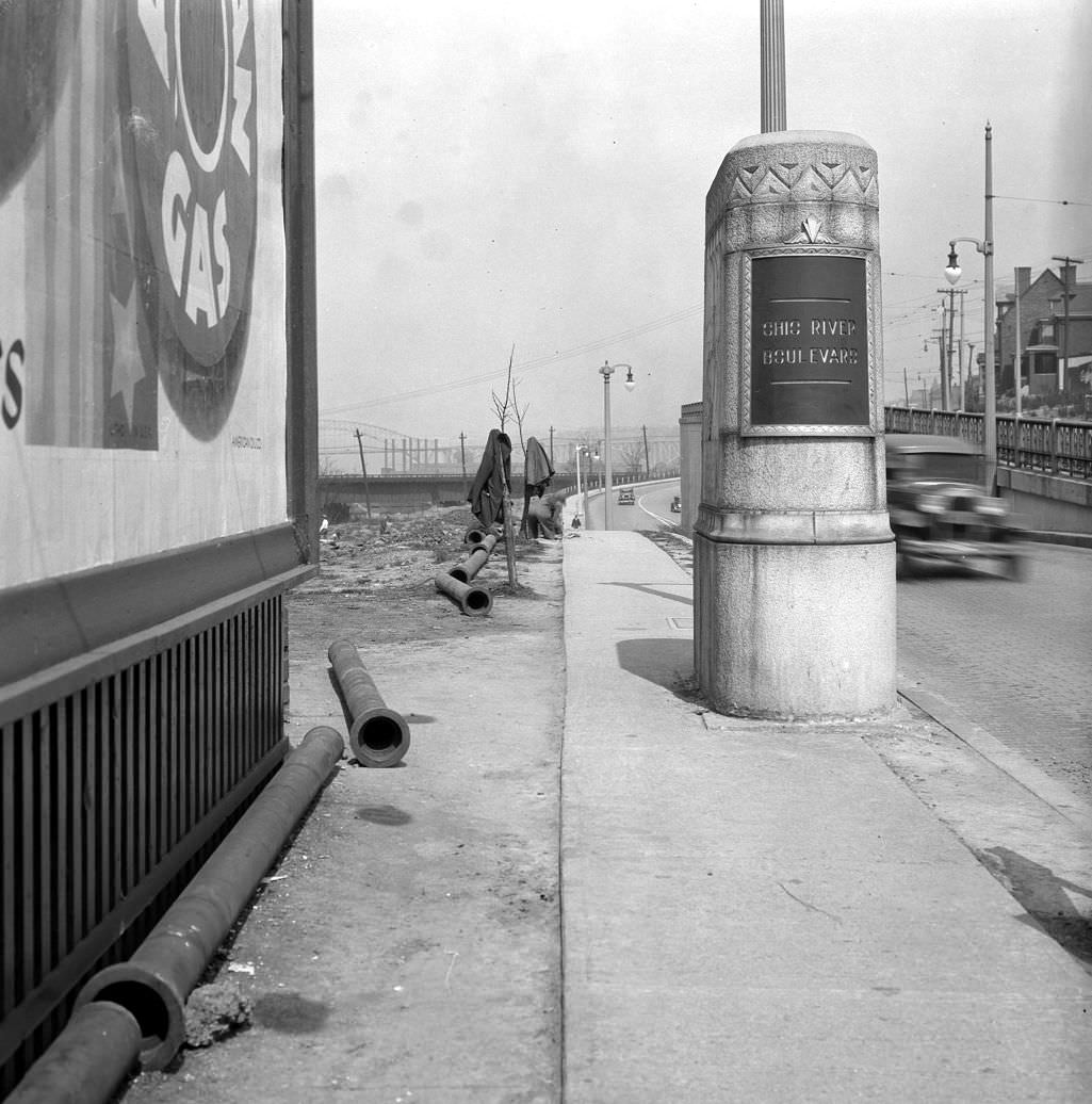 Stone marker for Ohio River Boulevard near Superior Avenue, 1933