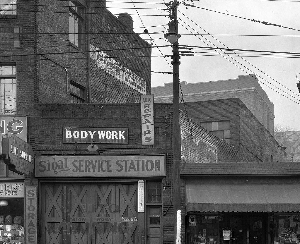 Sigal Service Station on Center Avenue, 1933