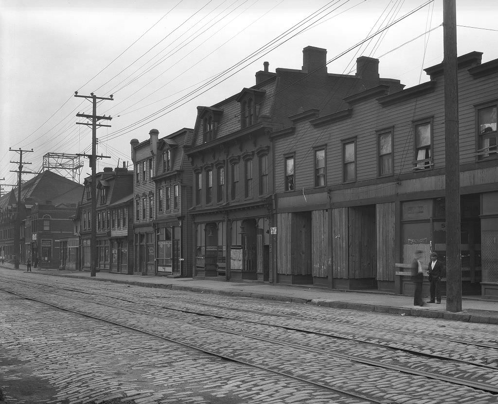 Properties on Second Avenue near Rutherglen Street, 1933