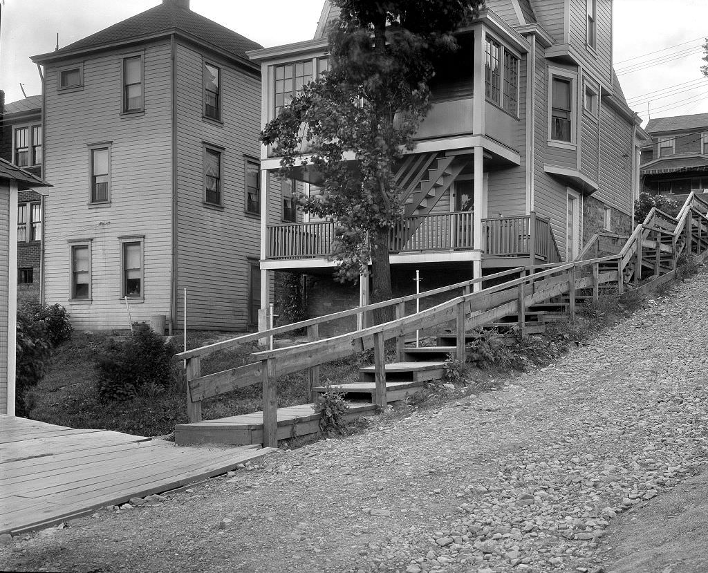 Intersection of Stebbins Avenue and Woodbourne Avenue, 1933