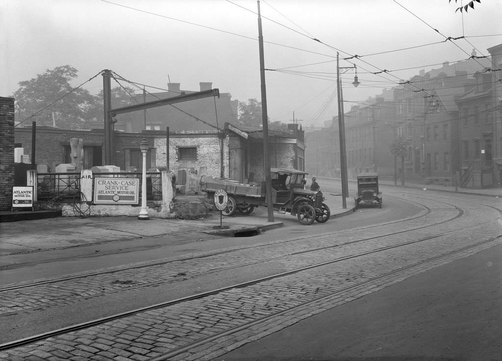 Crank-Case Service station on Centre Avenue at Chauncey Street, 1930