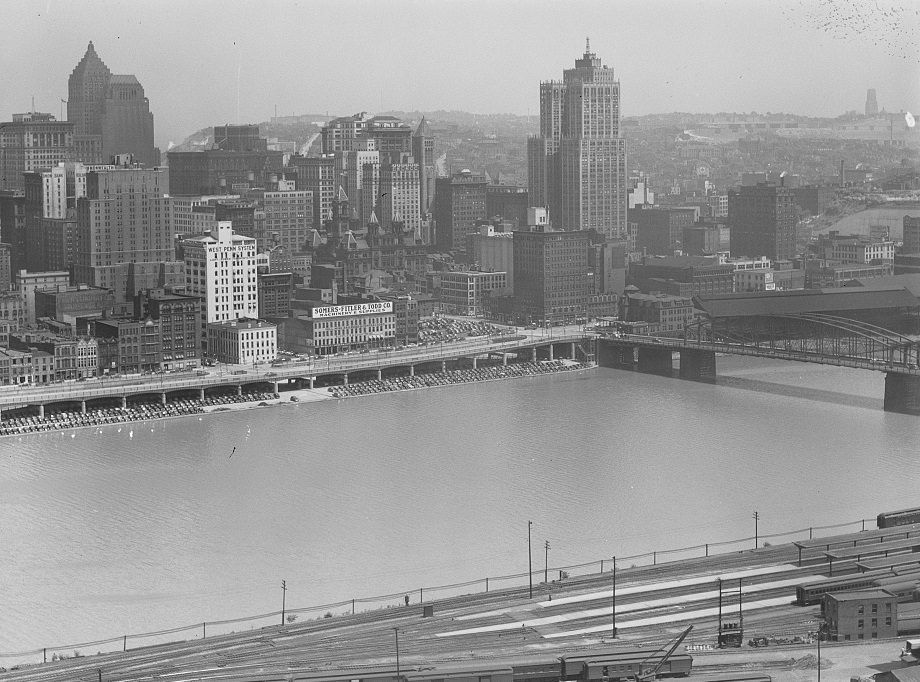 Another unidentified Pittsburgh scene, 1941.