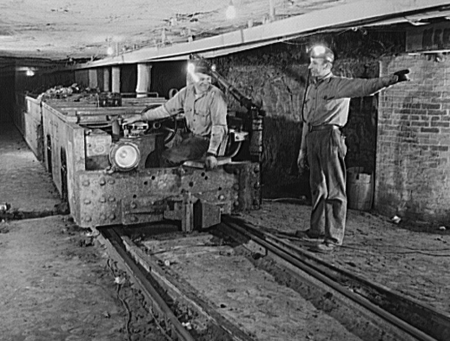 Montour No. 4 mine, Pittsburgh Coal Company, 1942.
