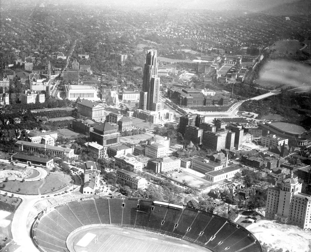 Beechview Avenue Featuring Isaly's, 1945