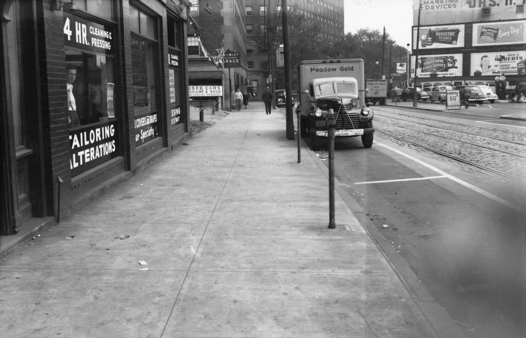 A view of Forbes Avenue from No. 3915, 1947