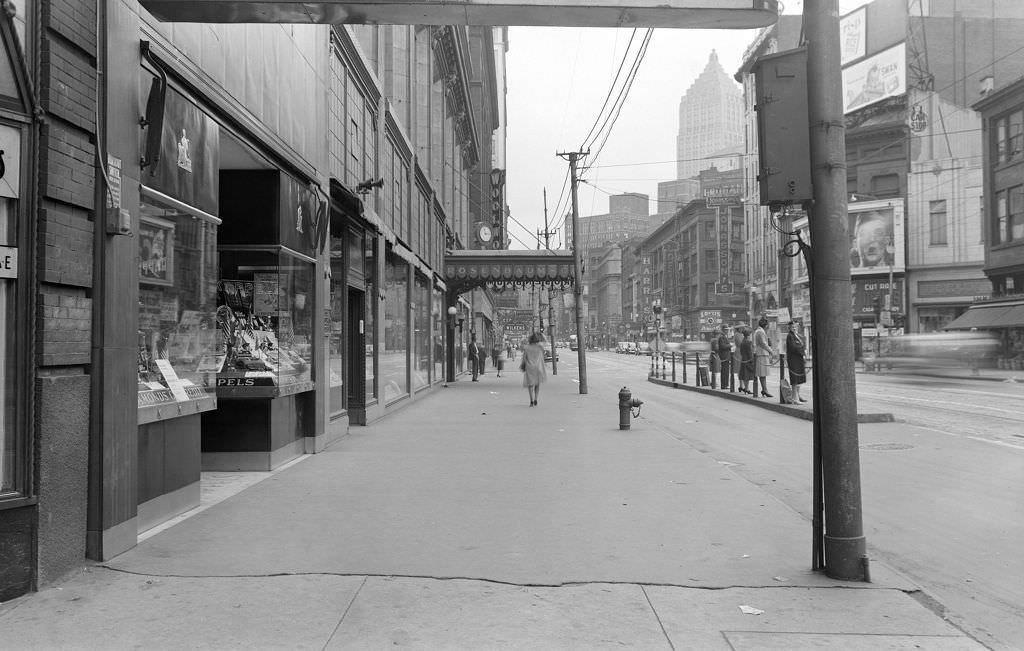 Rosenbaum's Department Store, looking from Clarks Shoe Store, 1942