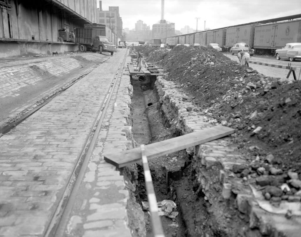 Construction near Federal Cold Storage on its Smallman Street side, 1955