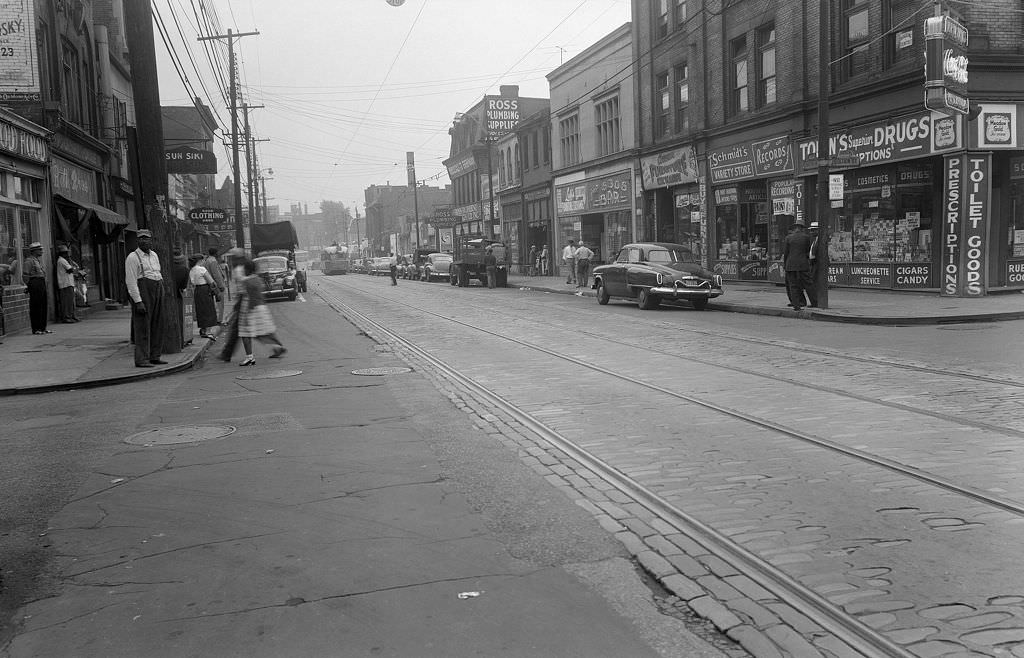 Frankstown Avenue Shopping District, 1951