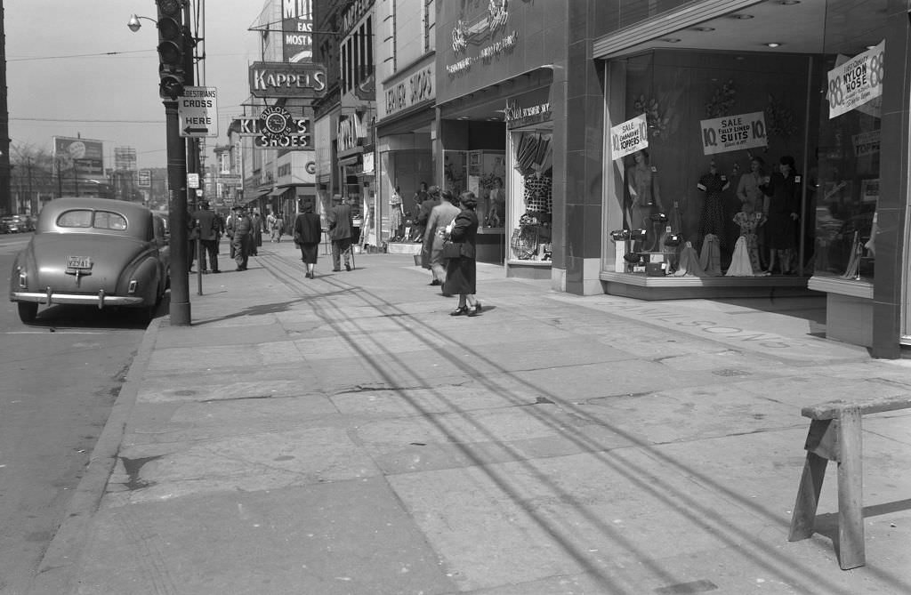 East Liberty shopping district on 6101 block of Penn Avenue, 1951.