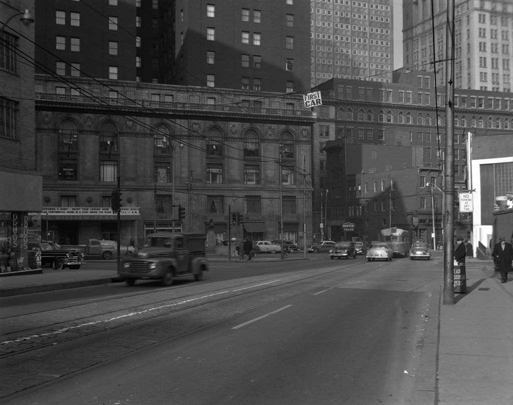 William Penn Hotel at Sixth Avenue and Bigelow Boulevard, 1953.