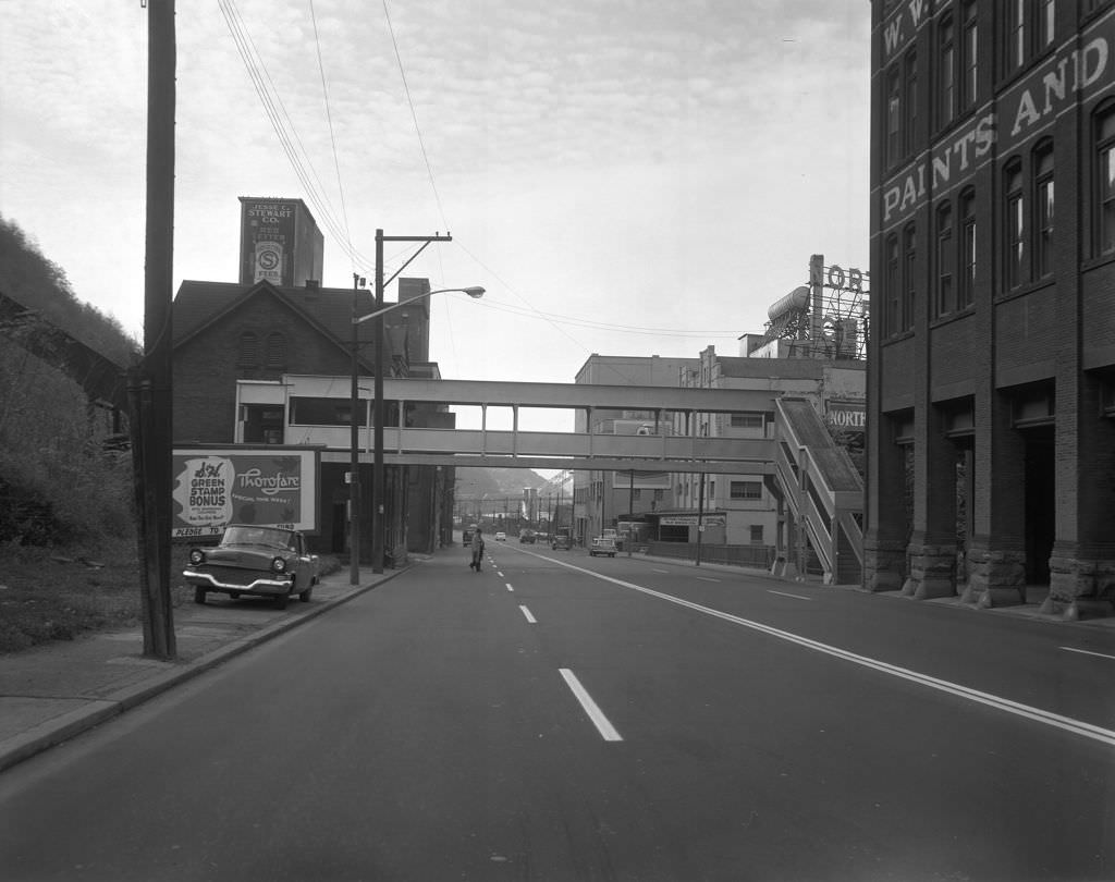 Pedestrian bridge on West Carson Street, still in use for Duquesne Incline access, 1961.