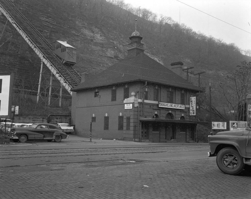 Monongahela Incline, the oldest and steepest incline in the U.S., near Smithfield Street Bridge, 1961.