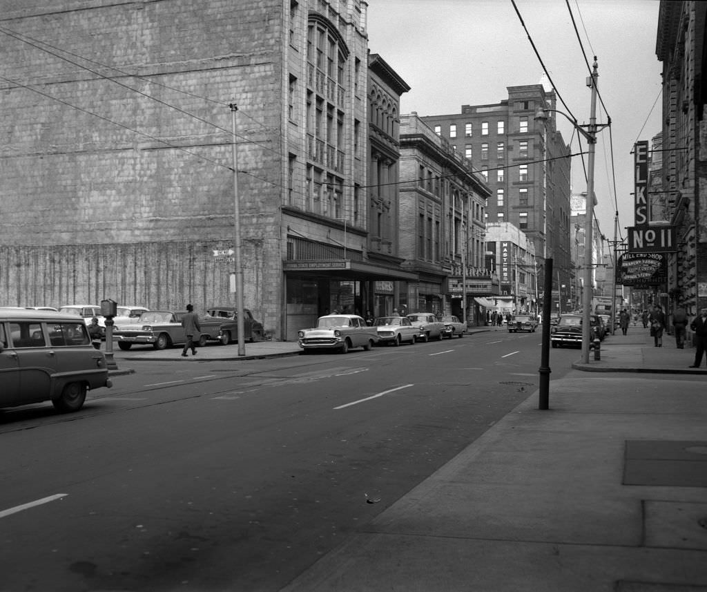 Penn Avenue at Barker Place, features Elks Club No. 11 and Employment Service, 1960.