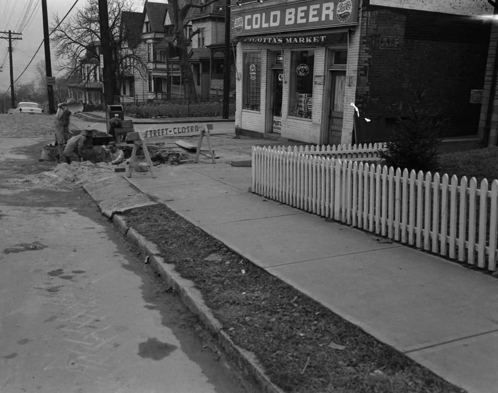 Federal Street, Pilotta's Market with beer signs, 1960.