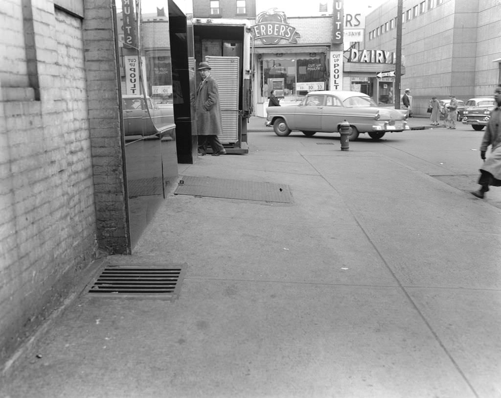 North Side Market House, in front of Rheas Bakery, 1960.