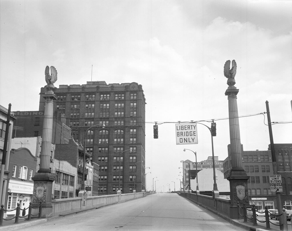 Liberty Bridge's Twin Doric Columns, 1962