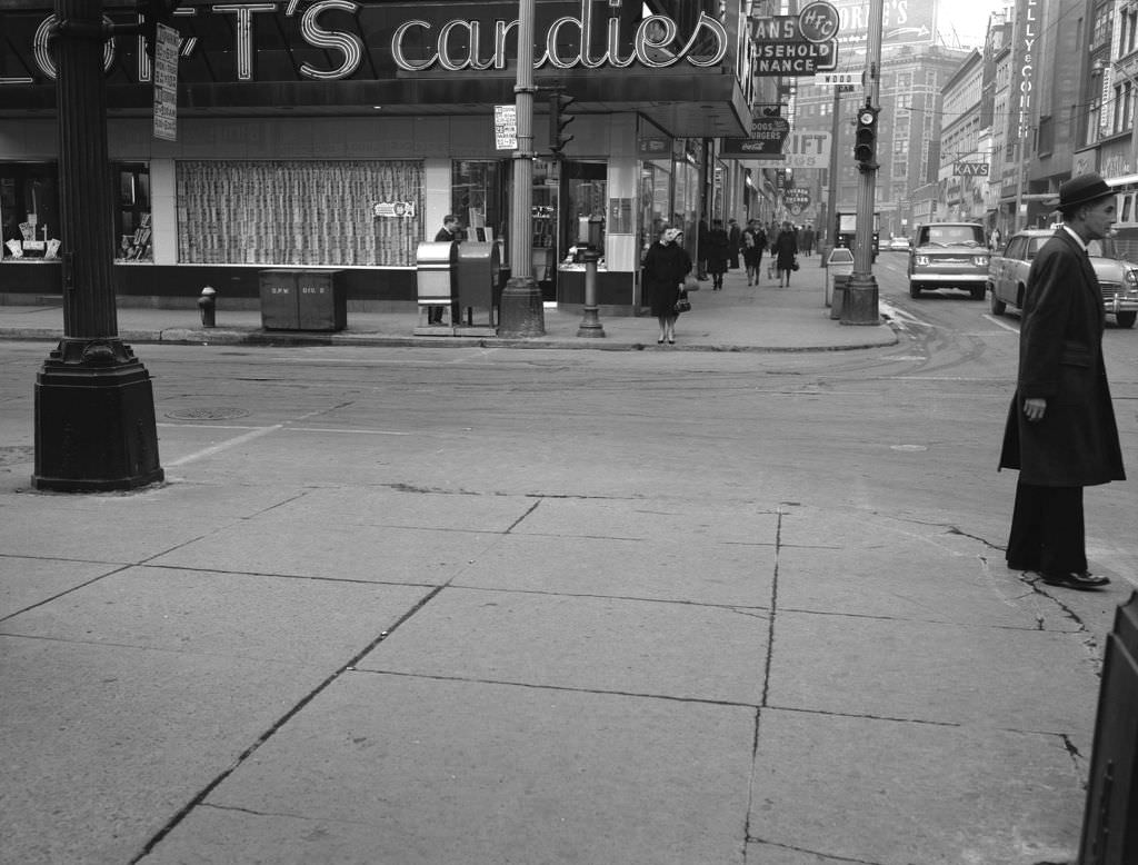 Fifth Avenue and Wood Street, 1965