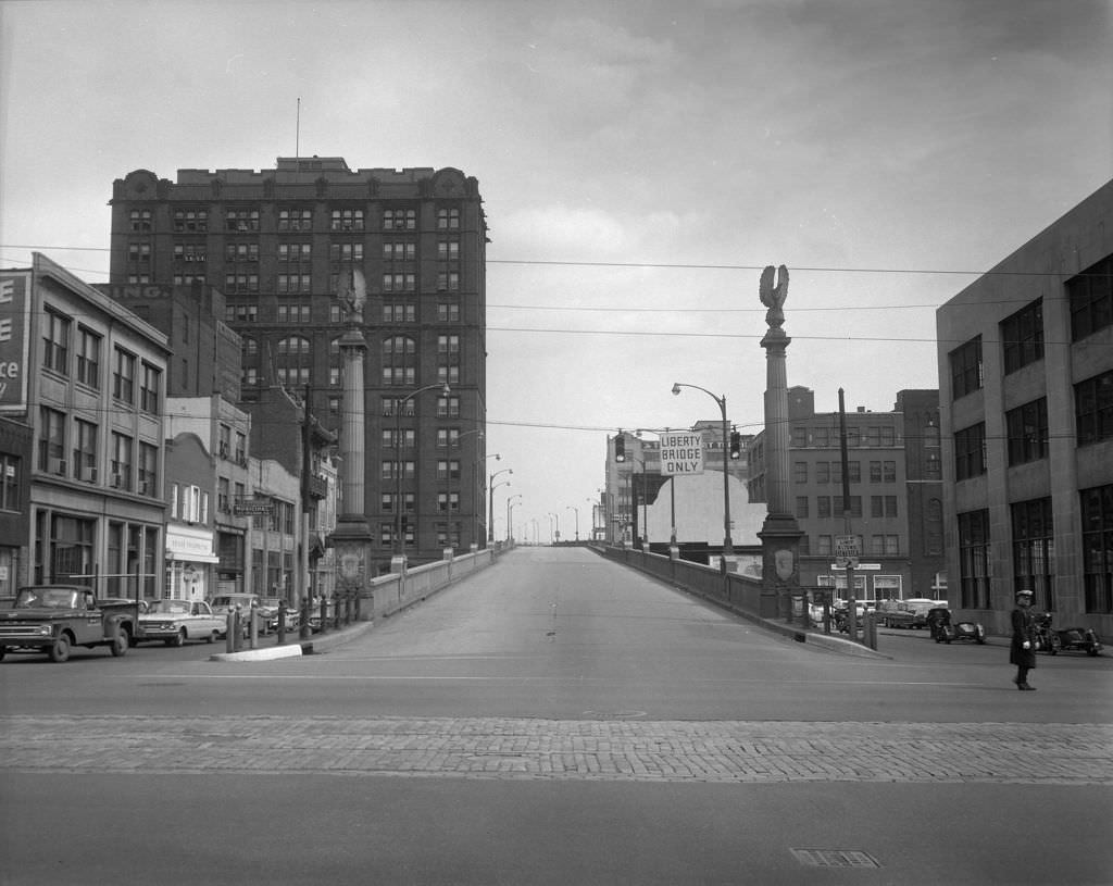 Doric Columns on Boulevard of Allies, 1962