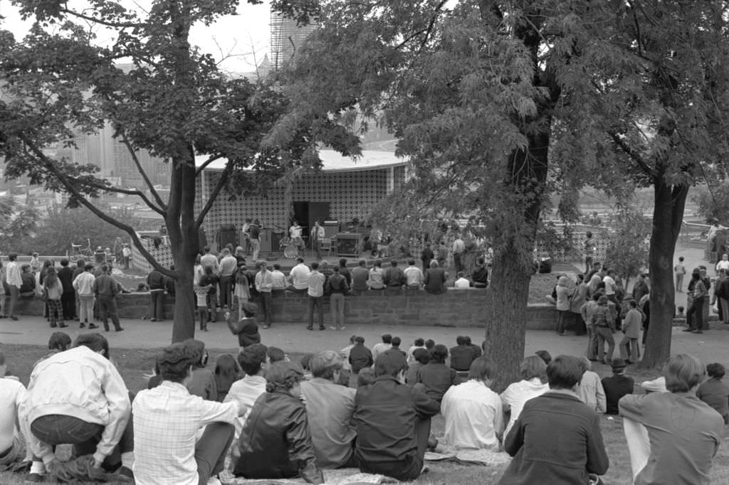Grandview Park music festival: eighteen acres on Mount Washington, 1969.
