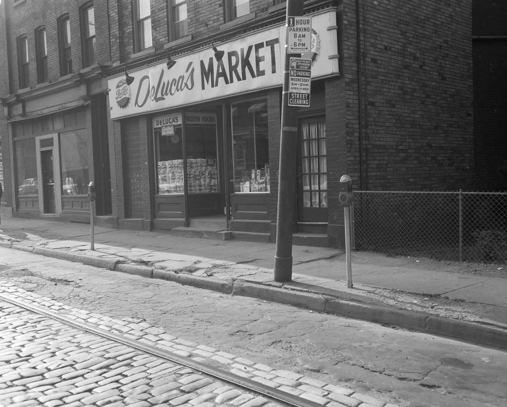 DeLuca's Market at Bryant Street, 1968