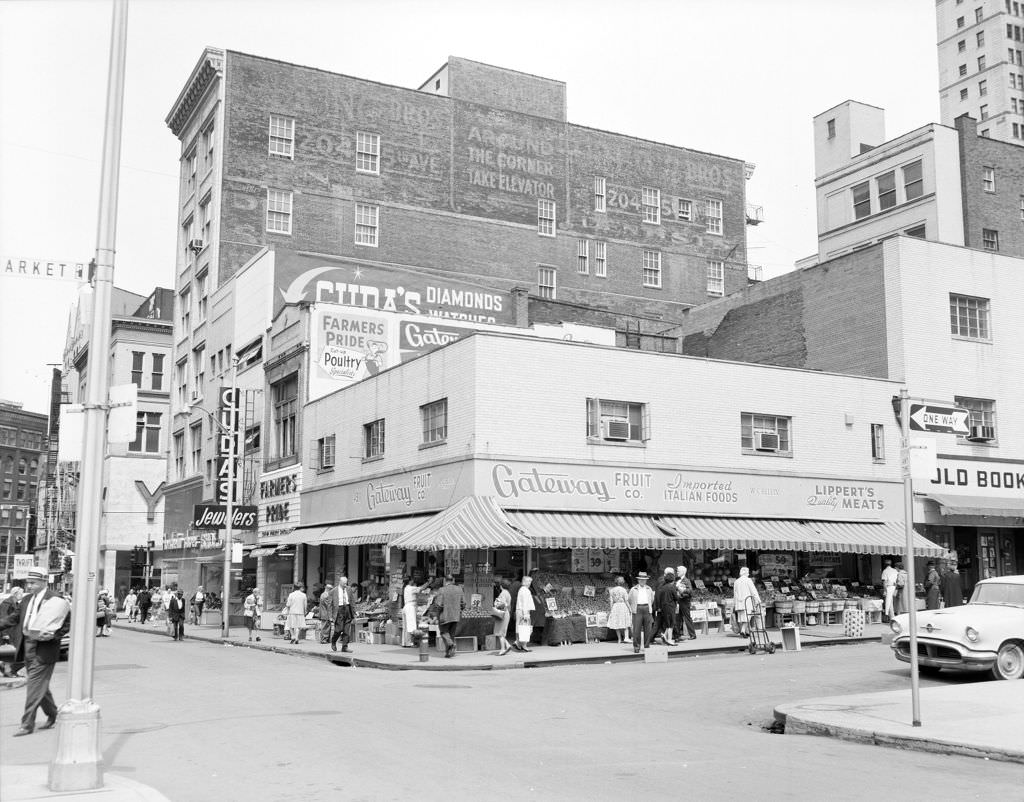 Gateway Fruit Company in Market Square, 1964