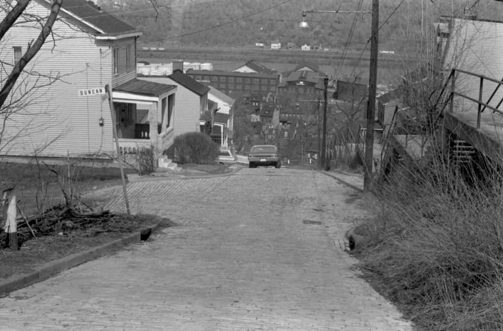 Kendall Street meets Duncan Street, view towards Celadine Street, 1972.