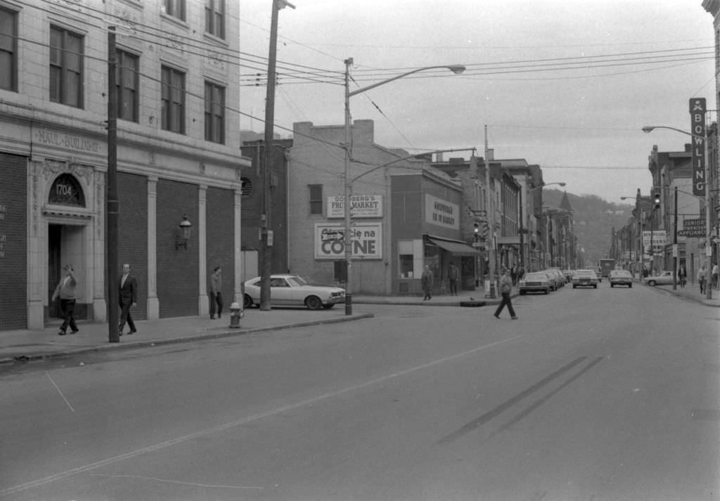 East Carson St and 17th St: Shops and Walkers, 1972